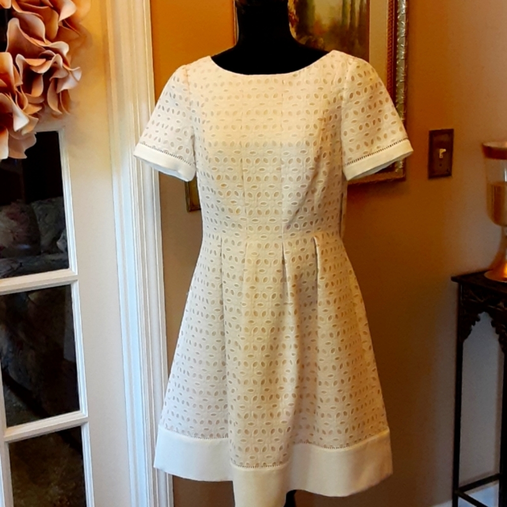 J Howard white tan texture daisy print fit flare dress short sleeve dress 6 NEW…